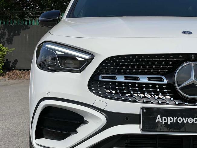 MERCEDES-BENZ GLA Photo 18