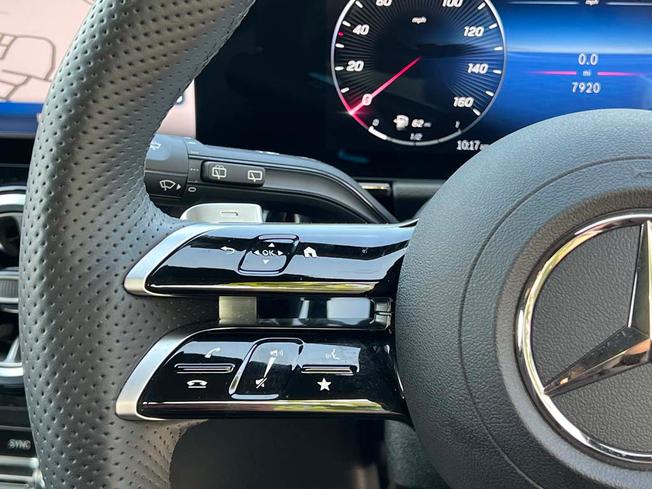 MERCEDES-BENZ GLA Photo 23