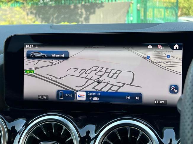 MERCEDES-BENZ GLA Photo 26