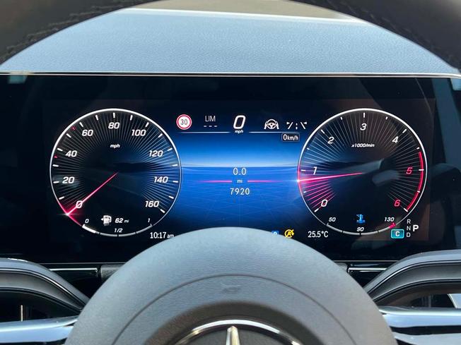 MERCEDES-BENZ GLA Photo 4