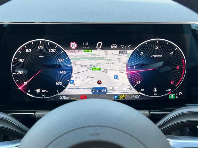 MERCEDES-BENZ GLA Photo 49
