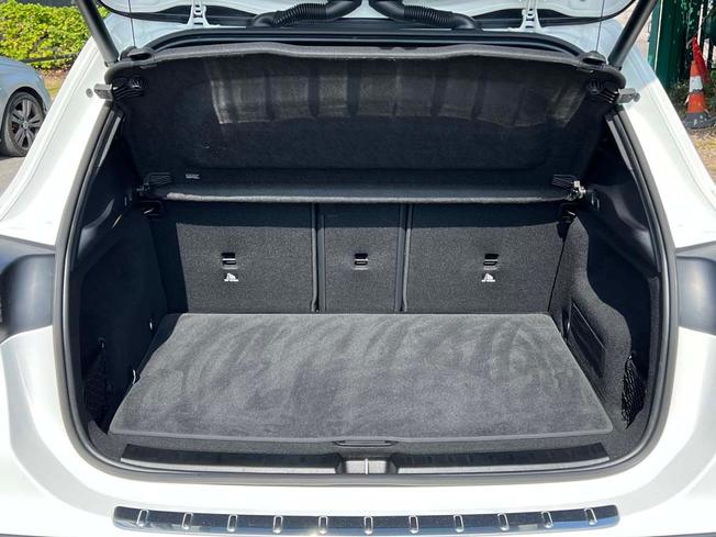 MERCEDES-BENZ GLA Photo 9