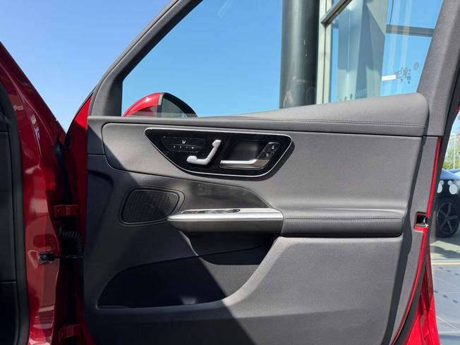 MERCEDES-BENZ Glc Photo 22