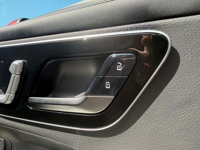 MERCEDES-BENZ Glc Photo 23