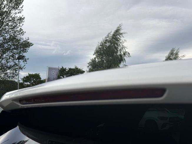 Mercedes-Benz GLC Photo 16