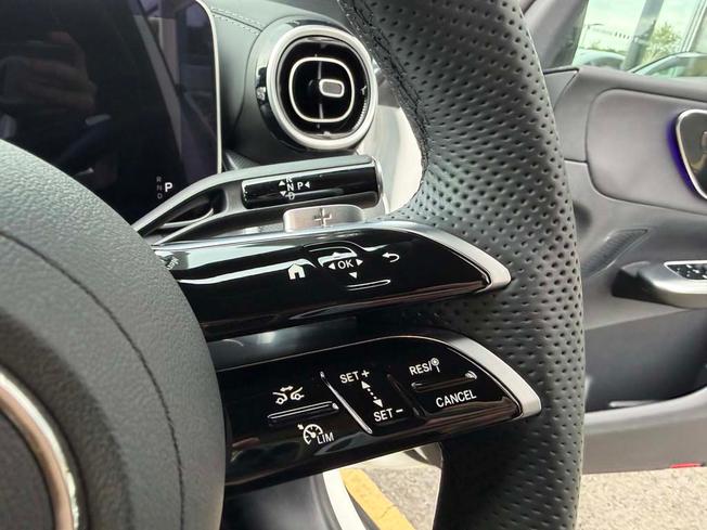 Mercedes-Benz GLC Photo 27