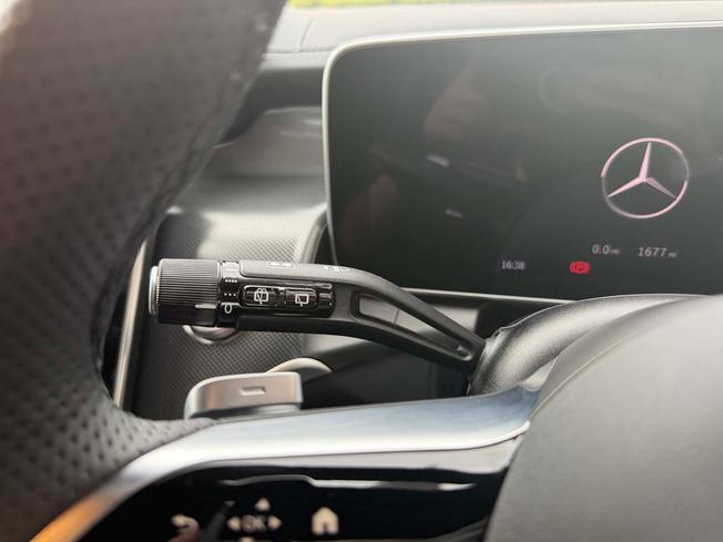 Mercedes-Benz GLC Photo 29