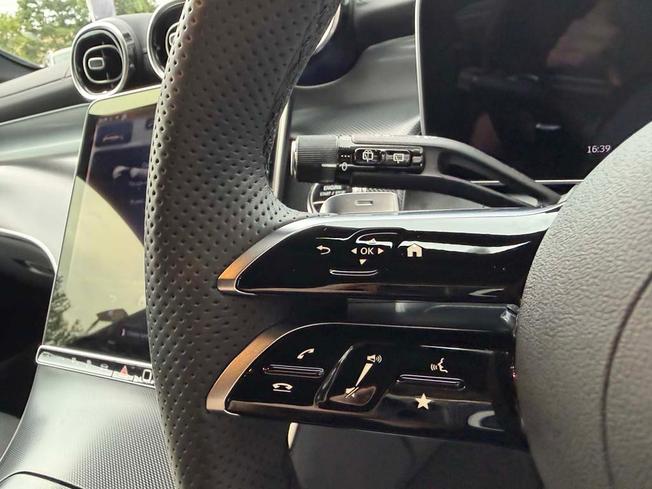 Mercedes-Benz GLC Photo 30
