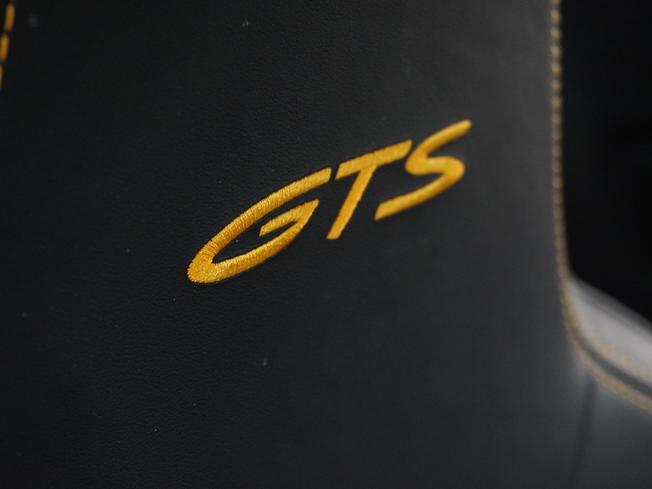 PORSCHE 911 Photo 22