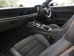 PORSCHE 911 Photo 3
