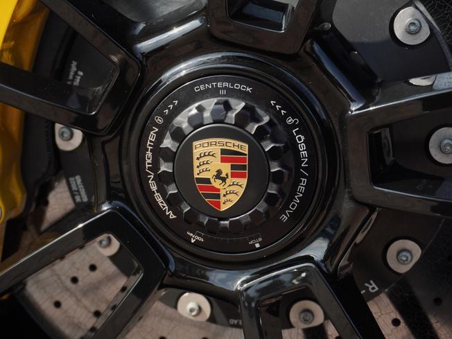 PORSCHE 911 Photo 32