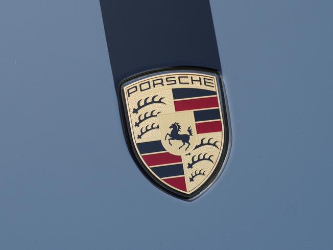 PORSCHE 911 Photo 34