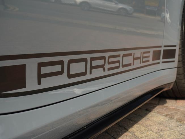 PORSCHE 911 Photo 44