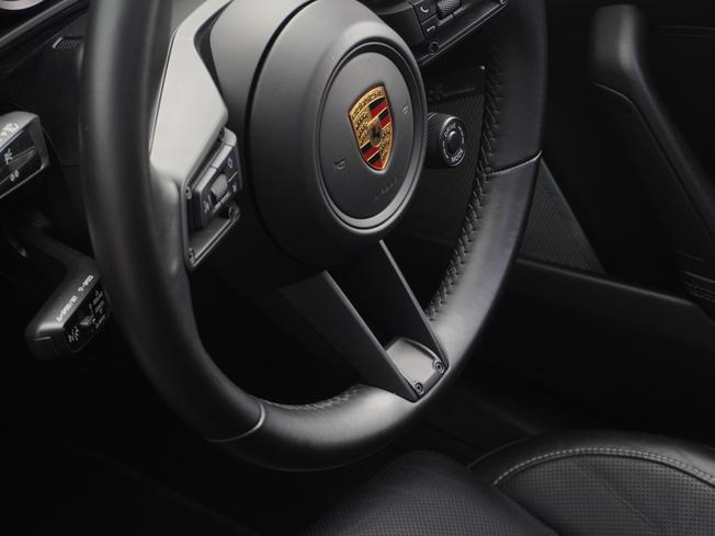PORSCHE 911 Photo 15
