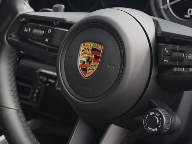 PORSCHE 911 Photo 16
