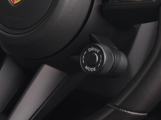 PORSCHE 911 Photo 17