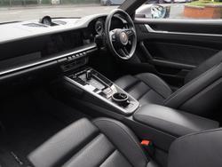 PORSCHE 911 Photo 2