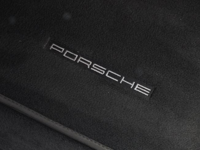 PORSCHE 911 Photo 23