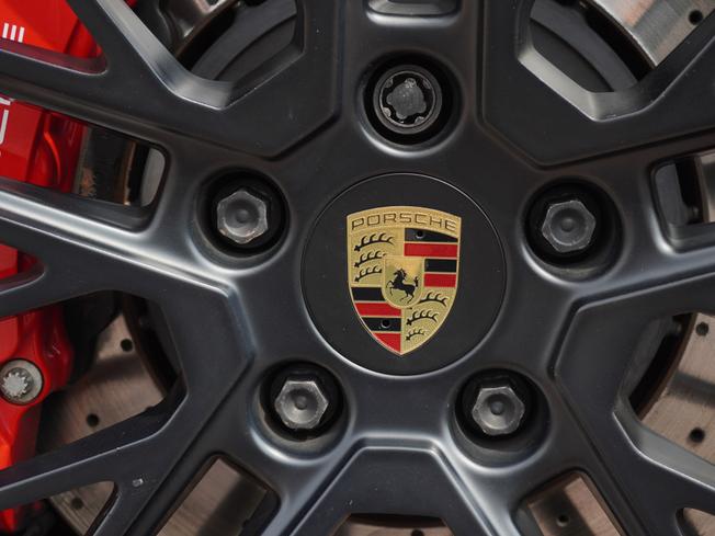 PORSCHE 911 Photo 37
