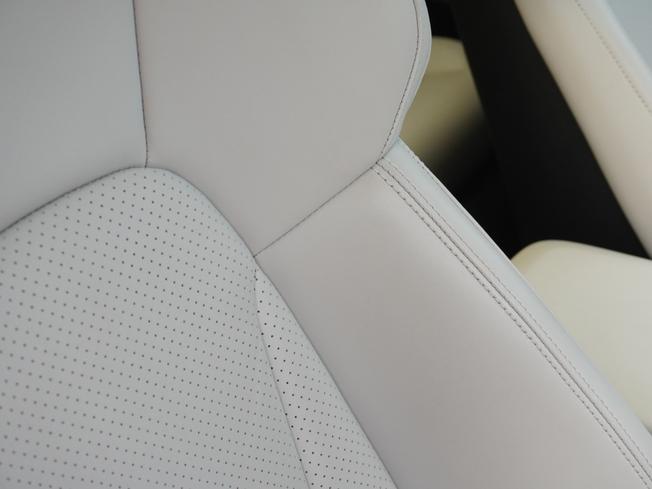 PORSCHE Taycan Photo 14