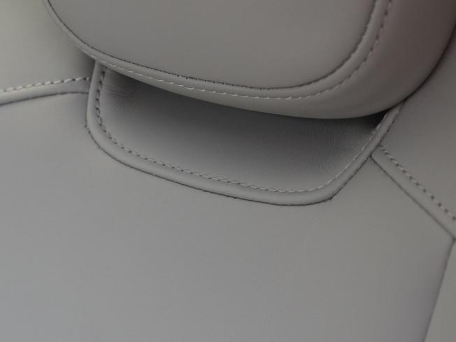 PORSCHE Taycan Photo 17