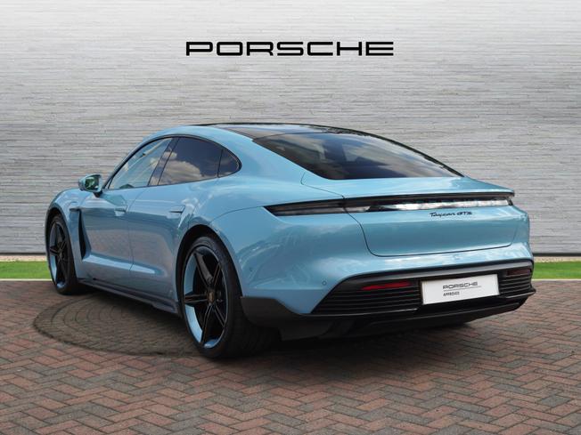PORSCHE Taycan Photo 2