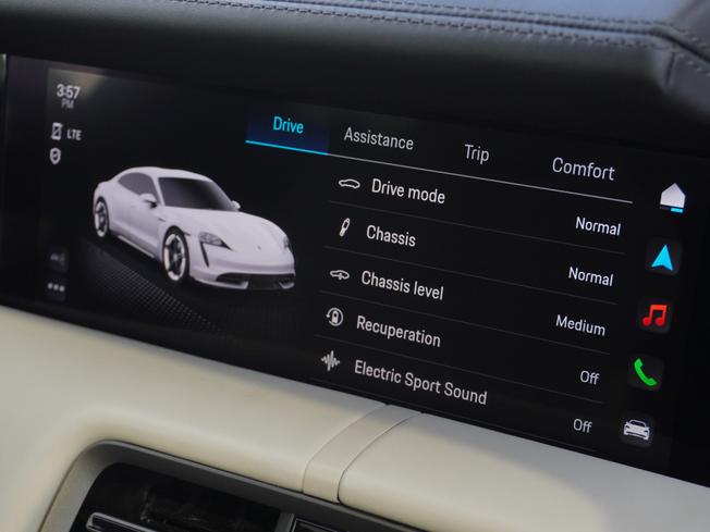 PORSCHE Taycan Photo 26