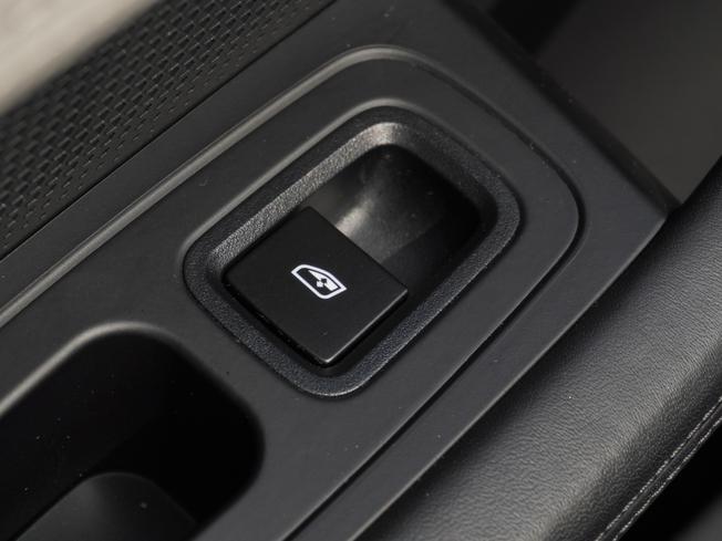 PORSCHE Taycan Photo 30