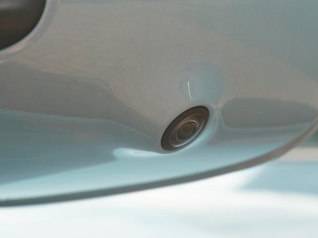 PORSCHE Taycan Photo 43