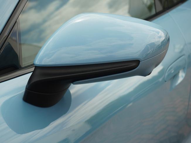 PORSCHE Taycan Photo 45