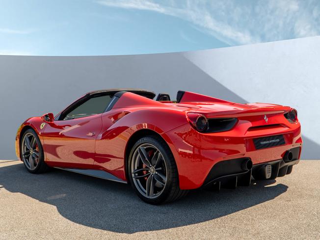 FERRARI 488 Spider Photo 10