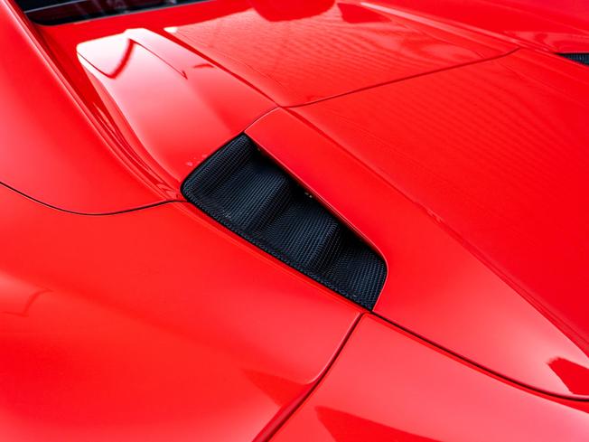 FERRARI 488 Spider Photo 32