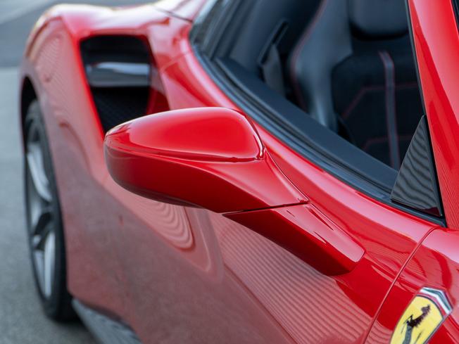 FERRARI 488 Spider Photo 36