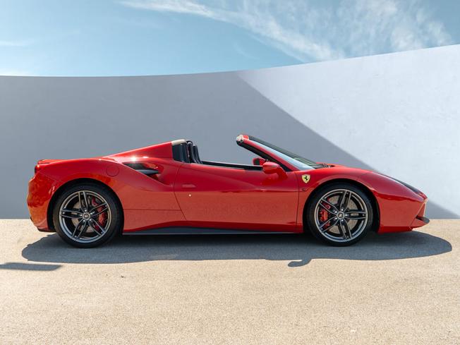 FERRARI 488 Spider Photo 5
