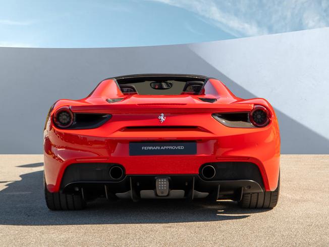 FERRARI 488 Spider Photo 8