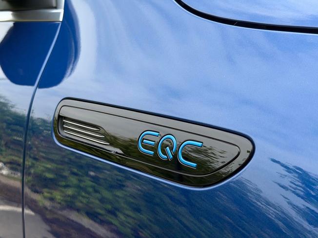 MERCEDES-BENZ EQC Photo 15