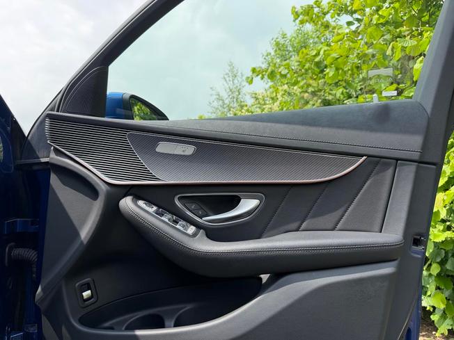 MERCEDES-BENZ EQC Photo 22