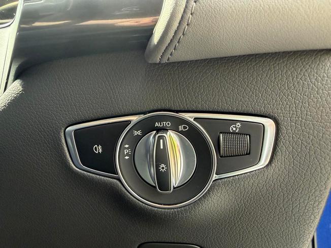MERCEDES-BENZ EQC Photo 26