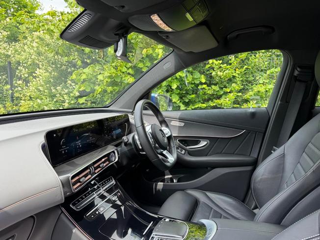 MERCEDES-BENZ EQC Photo 3