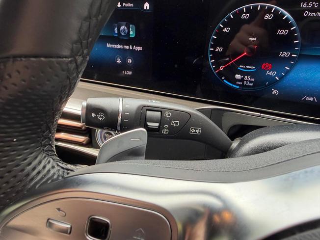 MERCEDES-BENZ EQC Photo 31