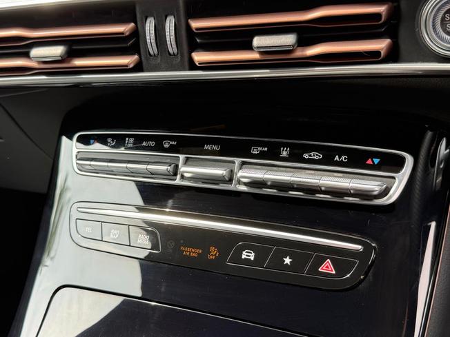 MERCEDES-BENZ EQC Photo 41
