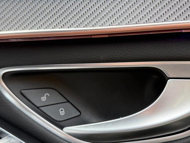 MERCEDES-BENZ EQC Photo 42