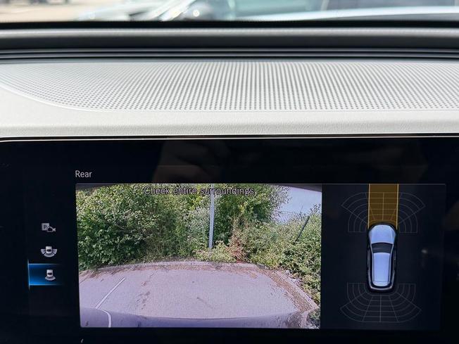 MERCEDES-BENZ EQC Photo 45