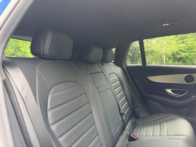 MERCEDES-BENZ EQC Photo 8