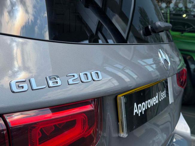 MERCEDES-BENZ GLB Photo 18
