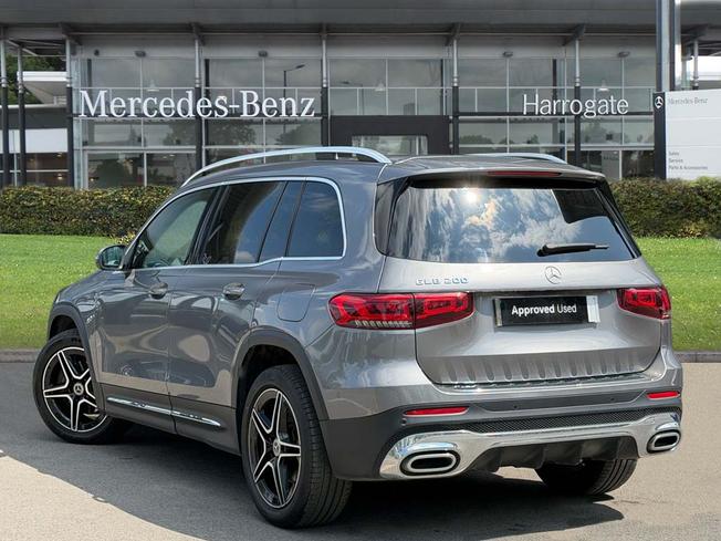 MERCEDES-BENZ GLB Photo 2