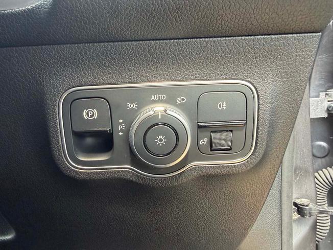 MERCEDES-BENZ GLB Photo 22