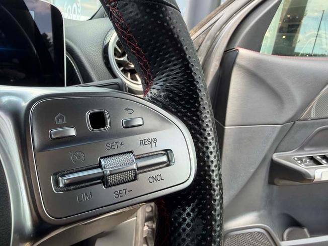 MERCEDES-BENZ GLB Photo 25