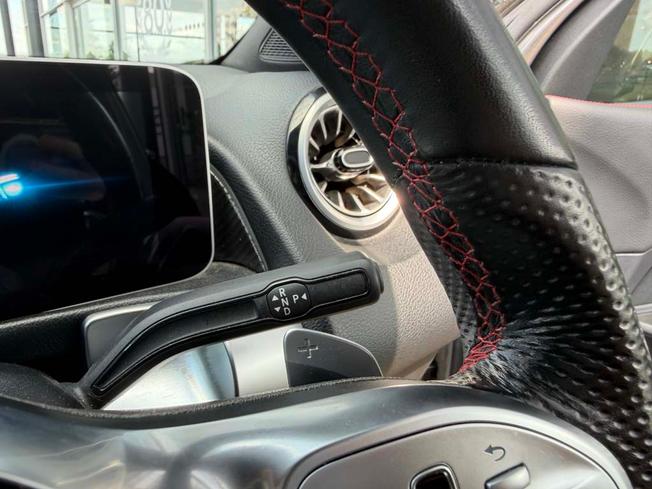MERCEDES-BENZ GLB Photo 26