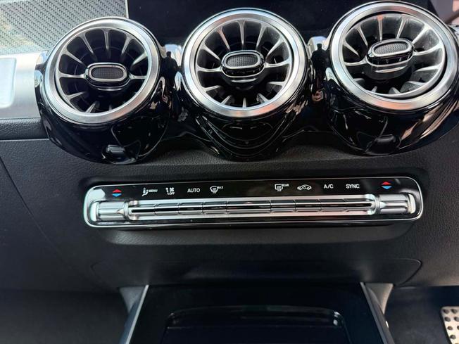 MERCEDES-BENZ GLB Photo 29
